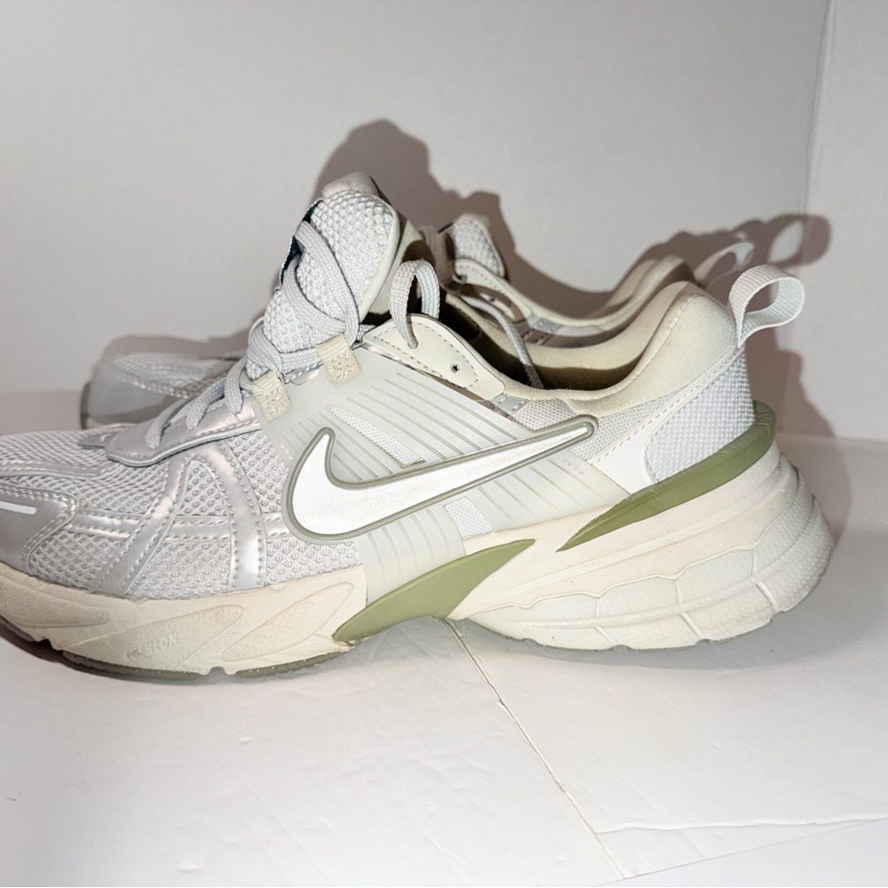 Nike White and Gray Sneakers